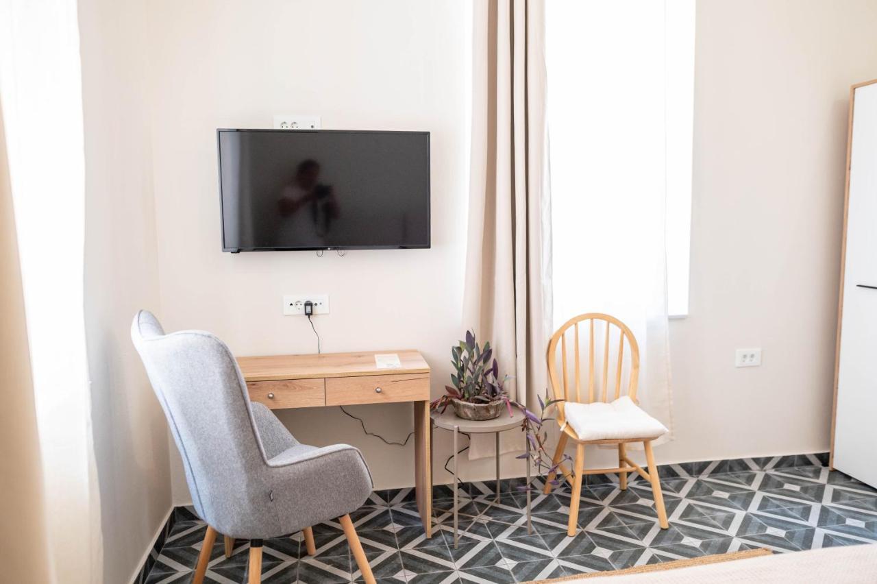 Kosnian City Suites B Екстер'єр фото