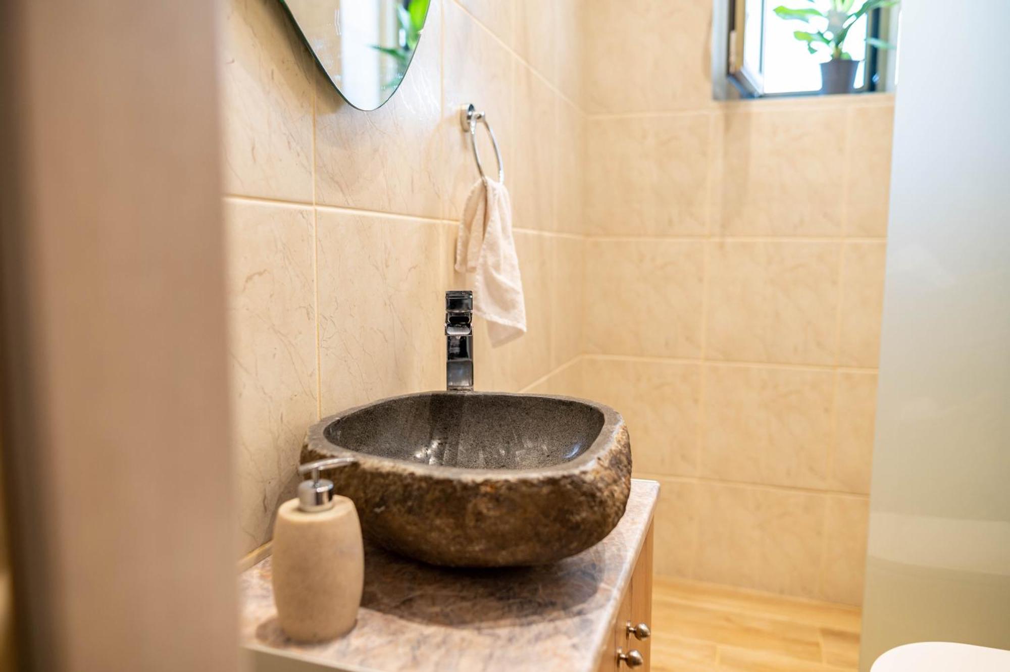 Kosnian City Suites B Екстер'єр фото